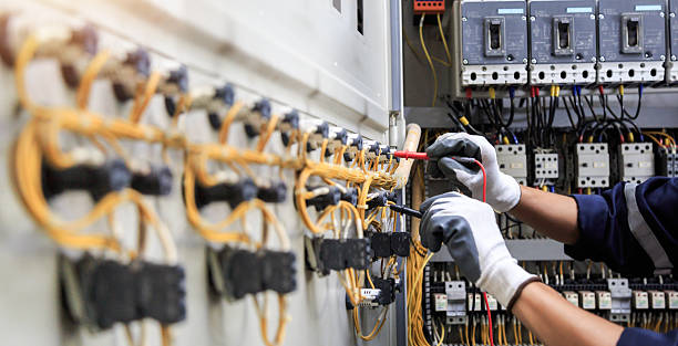 Professional Electrician technician working in Pelham Manor, NY